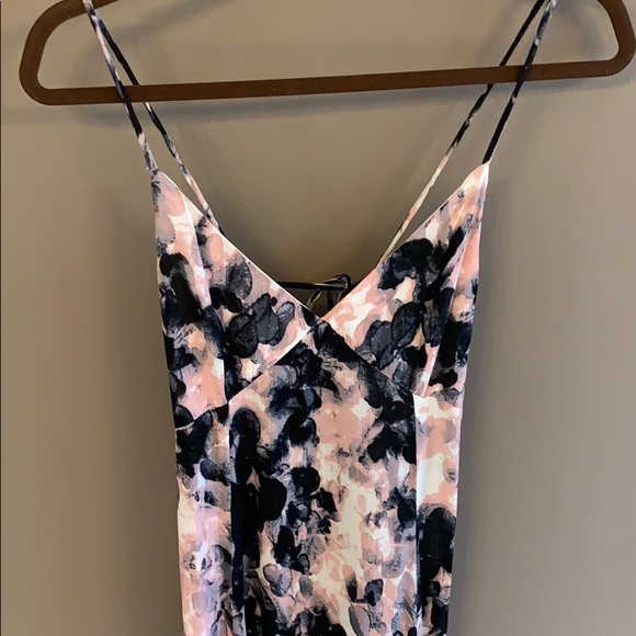 Black & pink open back with tie - Picture 4 of 8